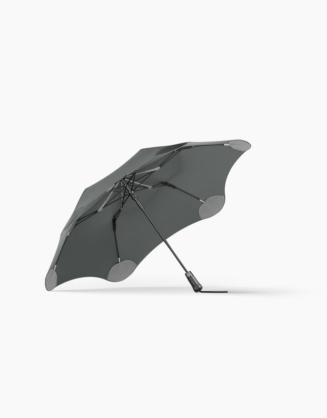 Blunt Metro Charcoal Umbrella